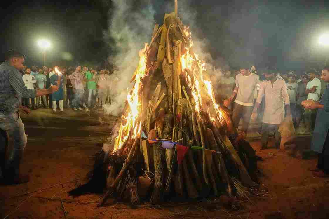 Parul University Cultural festivals and students performance photo 11